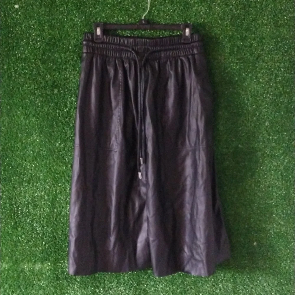 Elegant Black Midi Skirt